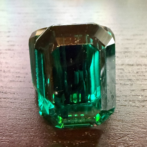 Swarovski Lucent Cocktail Ring, Octagon Cut Green, Size 8 - Picture 15 of 16